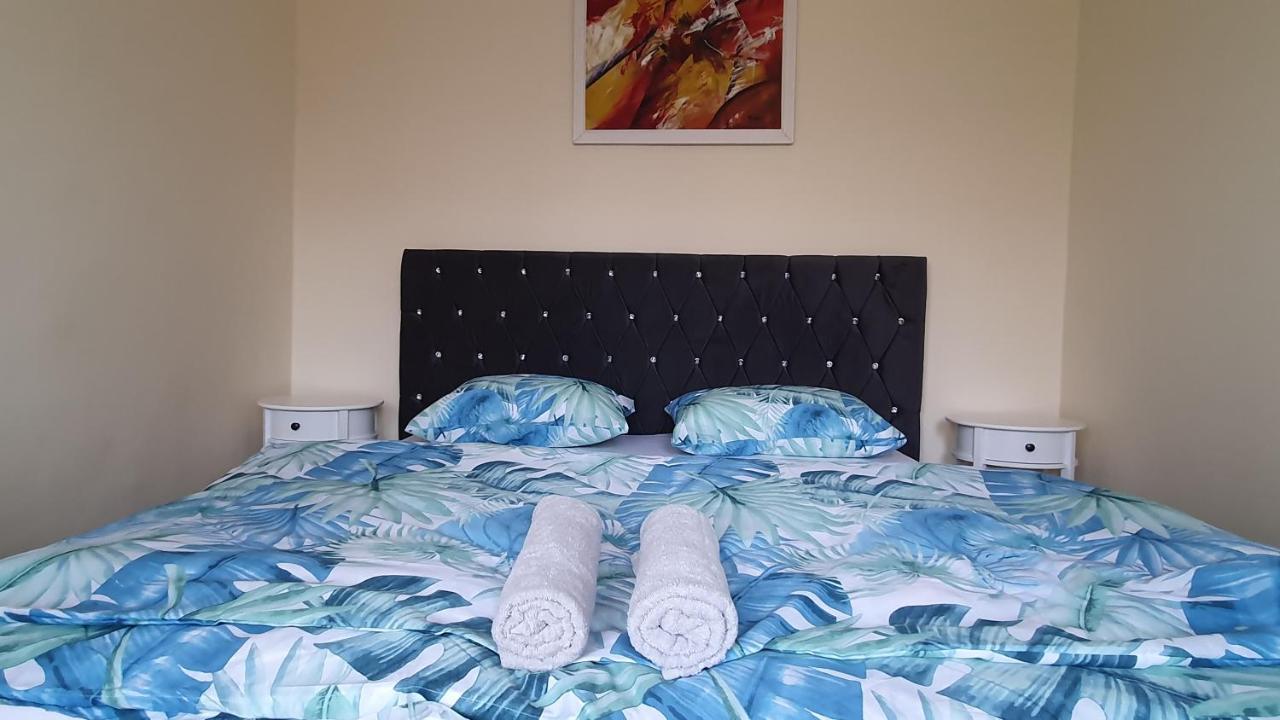 Apartament Estera Apartment Oradea Ngoại thất bức ảnh
