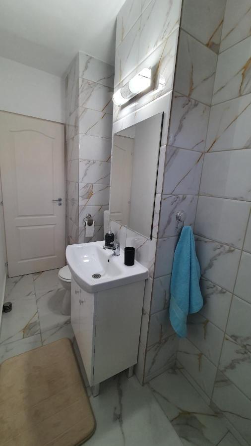 Apartament Estera Apartment Oradea Ngoại thất bức ảnh